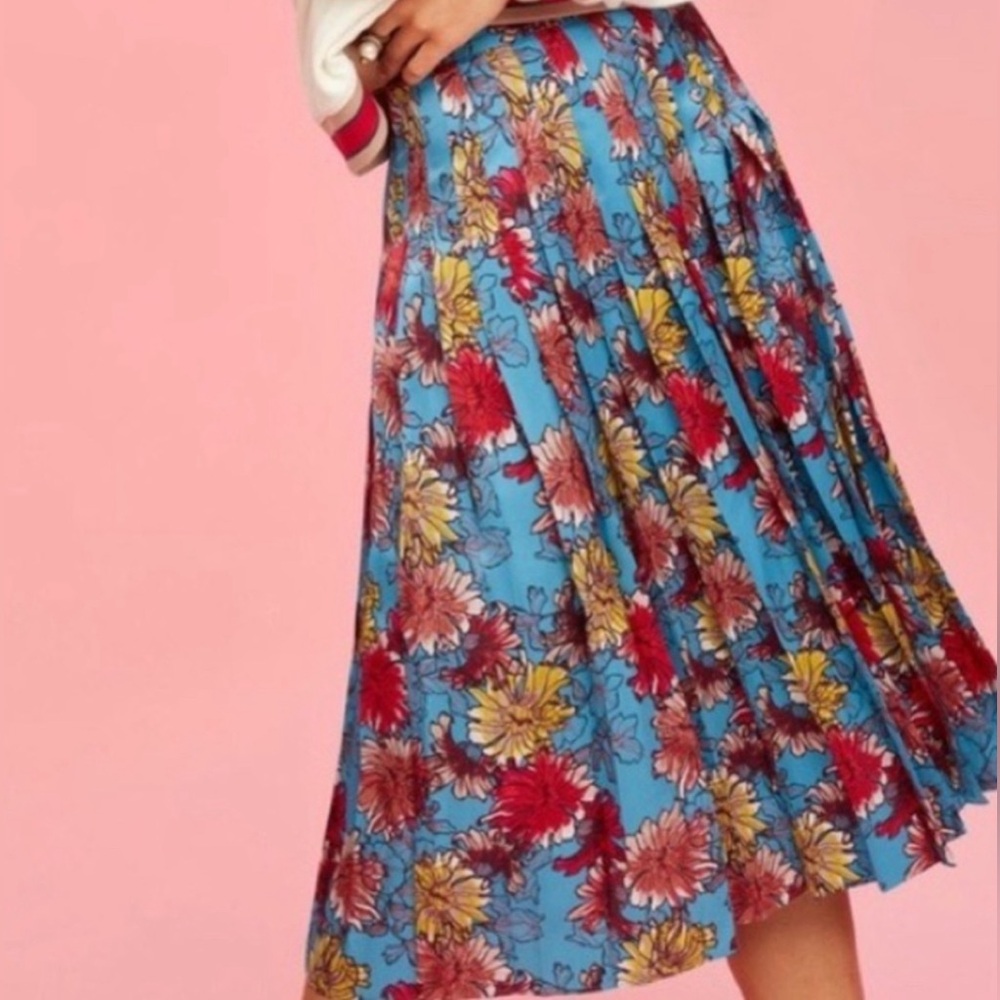 Little Moon | Aritzia Midi pleated skirt